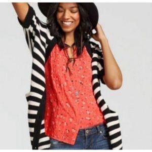 CABI Women’s Orange Blossom Floral Sleeveless Pintuck Blouse Size XS Style #5350